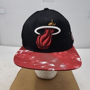 Miami‎ Heat Hat Cap Snapback Adidas NBA Black Red Brim Big Logo